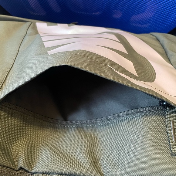 Army green Nike Back Pack with multiple compartments - Picture 2 of 9